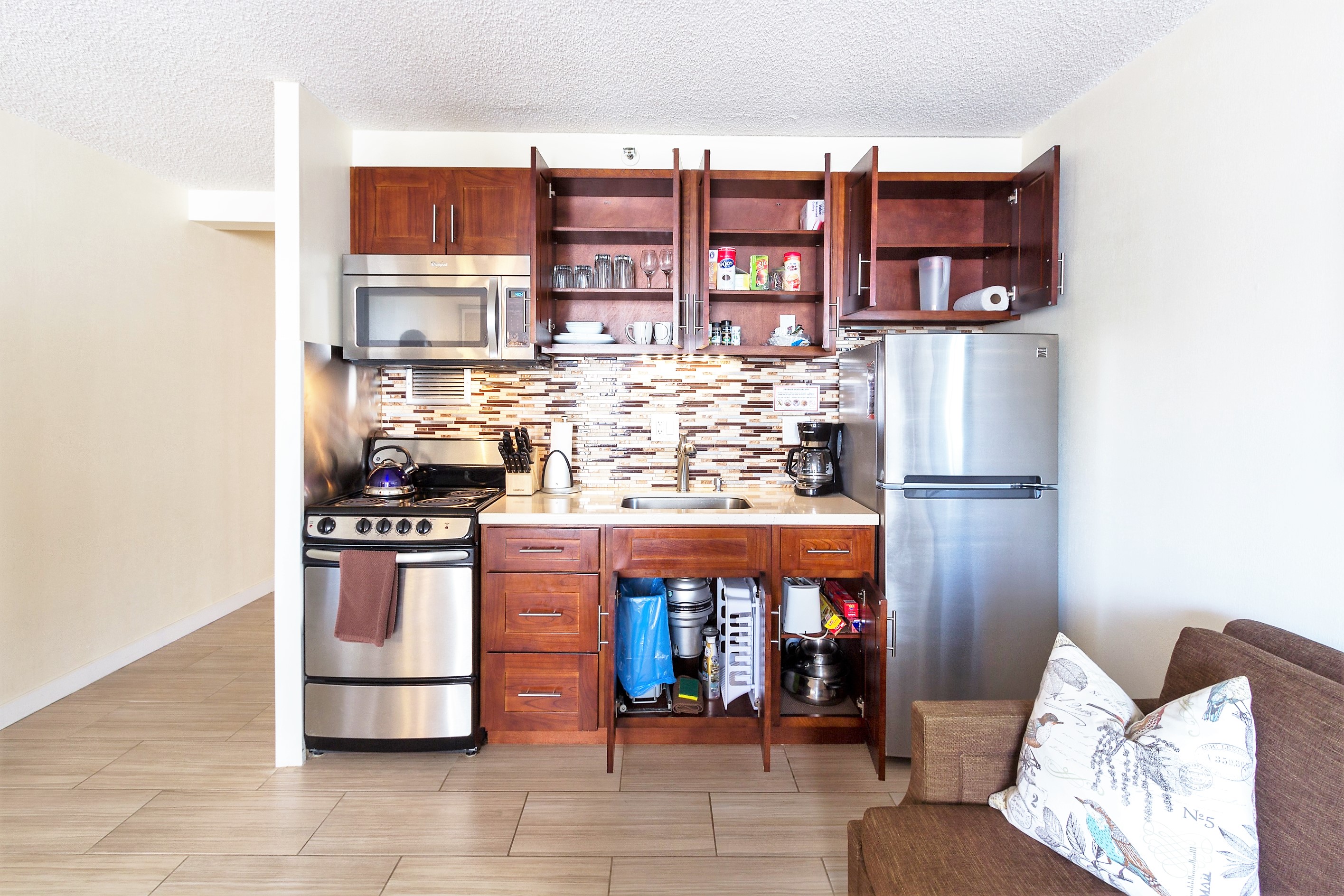 1907 kitchen cabinets open