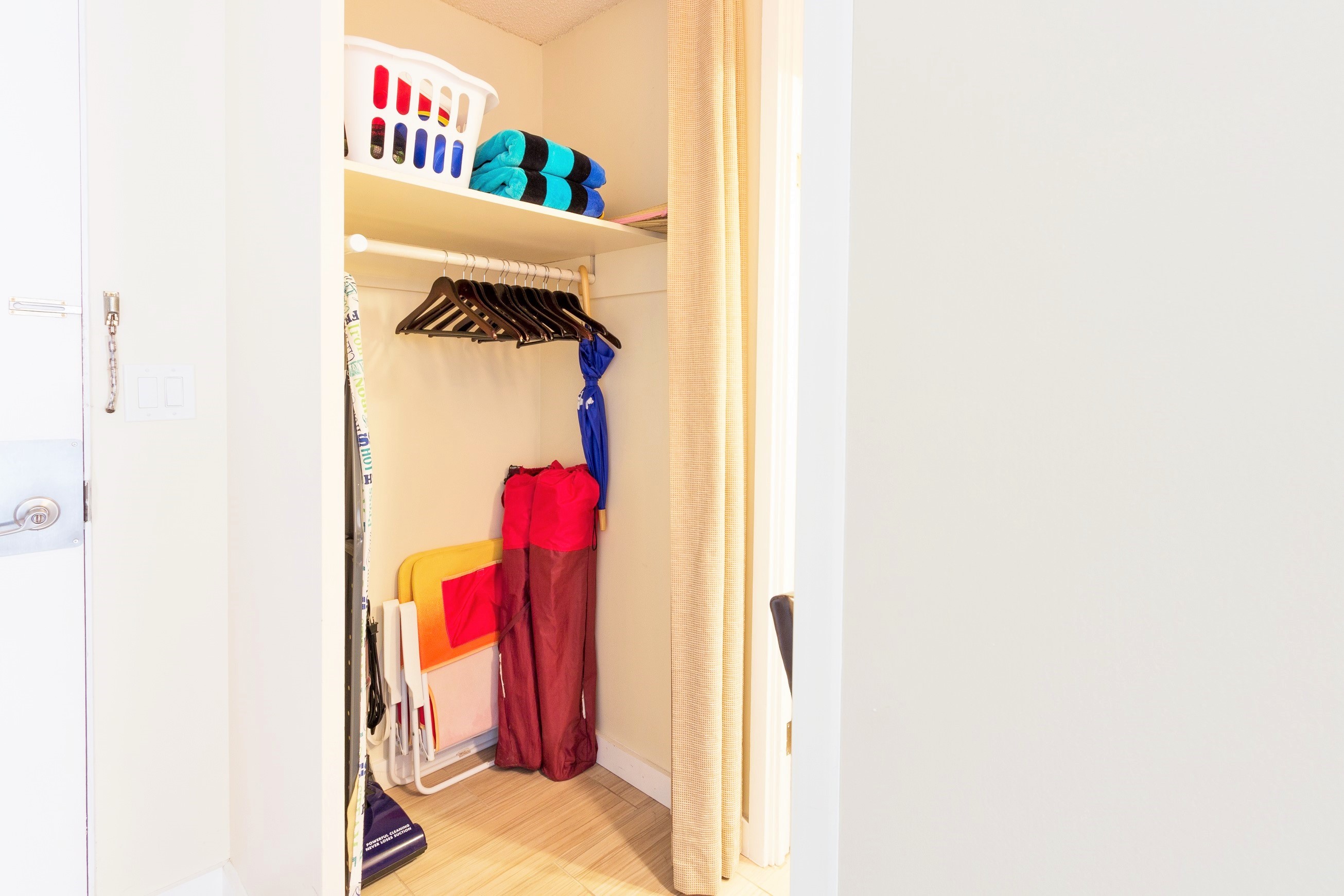 1907 closet